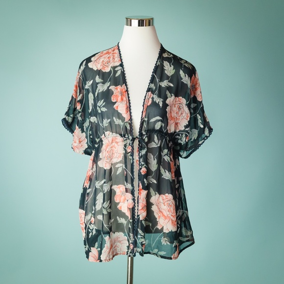 Staring at Stars Tops - Staring At Stars UO XS Black Floral Kimono